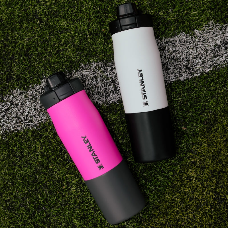 Stanley 1913 Vitalize™ Tempo Bottle 0.71L in Black 2.0