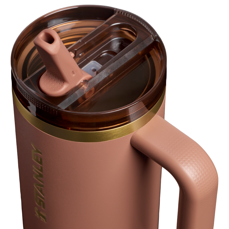 Stanley 1913 Quencher® ProTour Flip Straw Tumbler 0.89L in Latte | Coperchio Dettagliato Visualizza