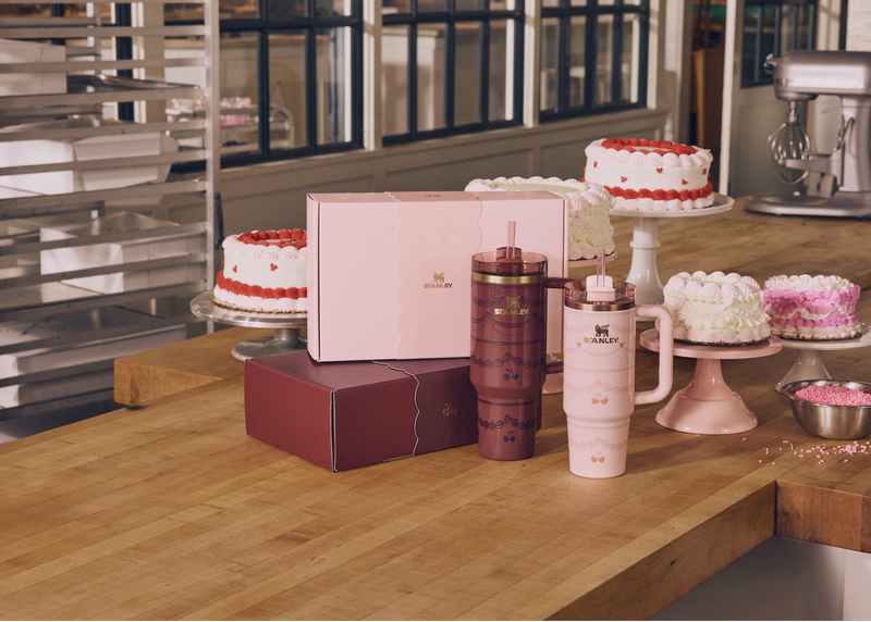 Stanley 1913 Quencher® H2.0 FlowState™ Tumbler 0.89L in Red Velvet Cake