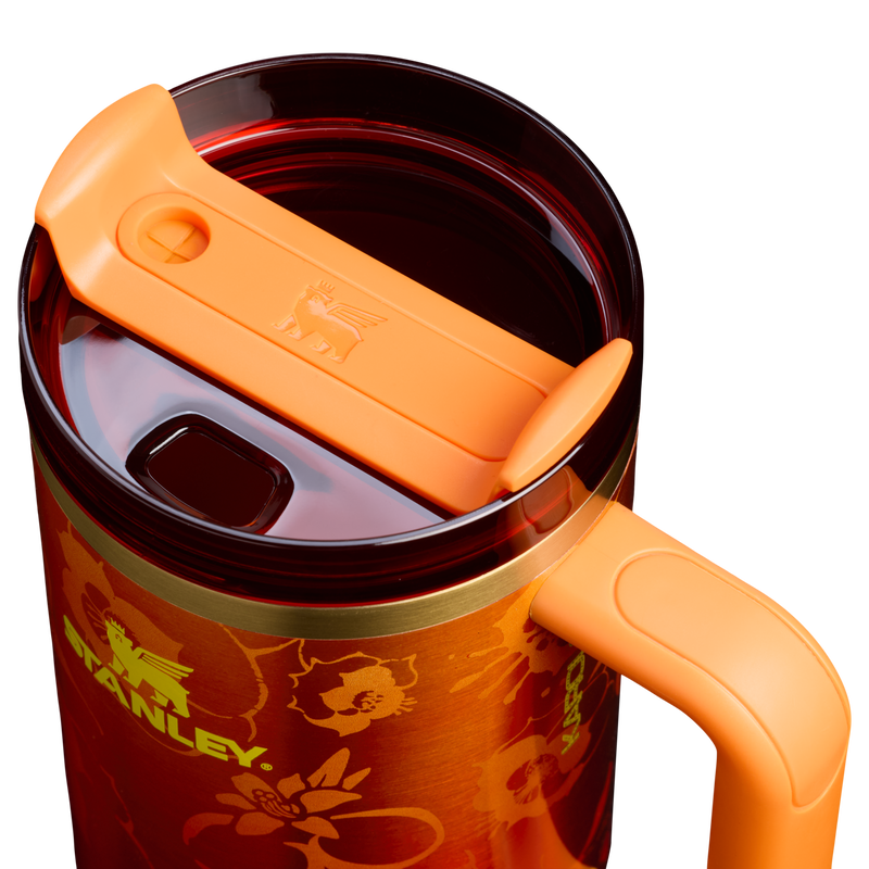 Stanley 1913 Stanley 1913 x Karol G Quencher® H2.0 FlowState™ Tumbler 1.18L in Karol G Flor | Coperchio Dettagliato Visualizza