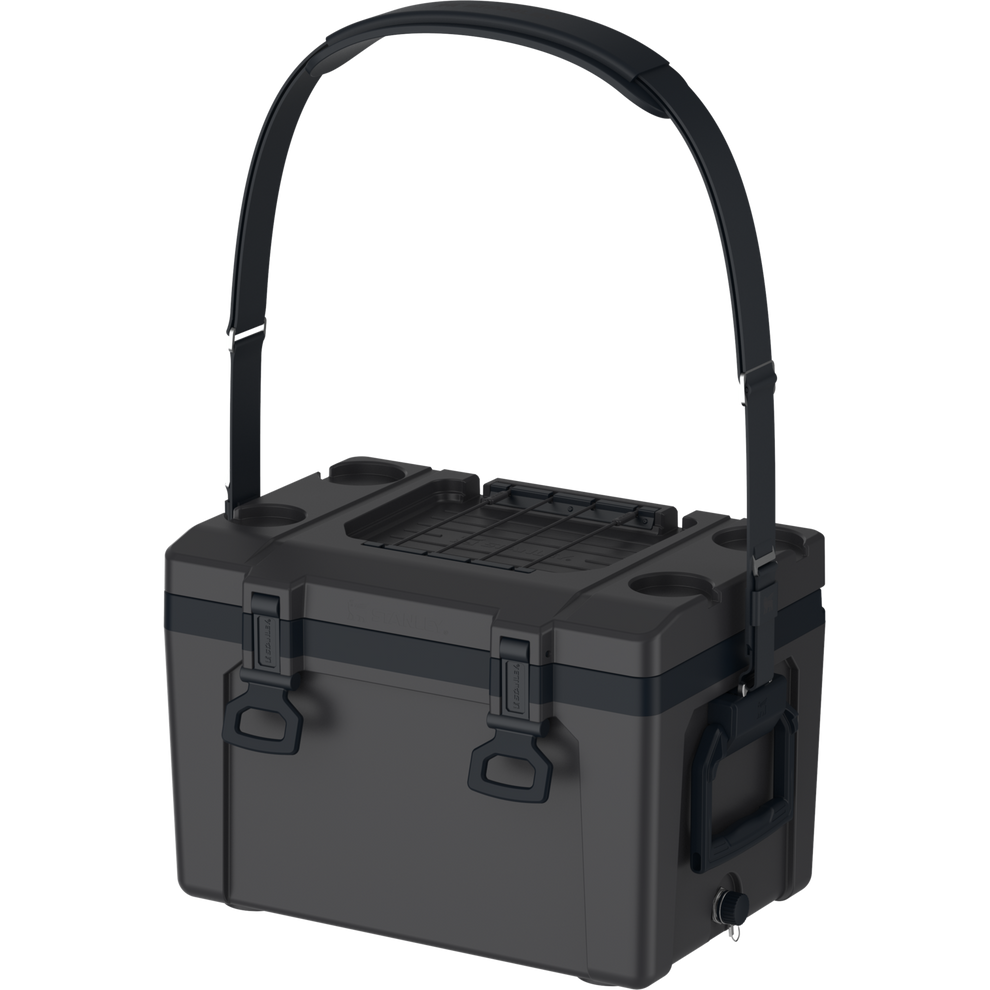 Stanley 1913 Easy-Carry Outdoor Cooler 26L in Black