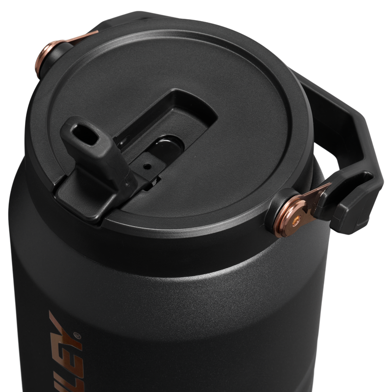 Stanley 1913 Messi x Stanley 1913 IceFlow™ Flip Straw Jug 1.9L in Messi GOAT Black | Lid Detailed View