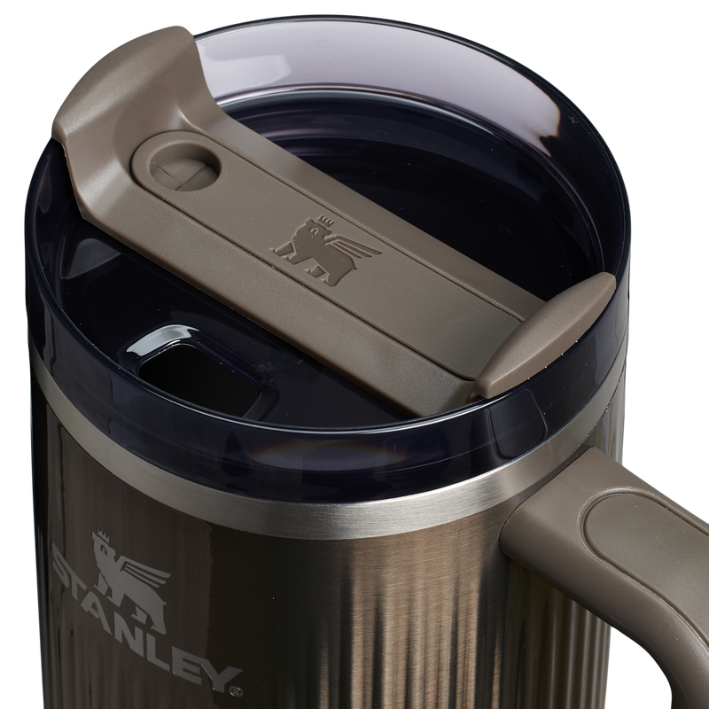 Stanley 1913 Quencher® H2.0 Fluted Tumbler 1.18L in Gunmetal Shine | Lid Detailed View