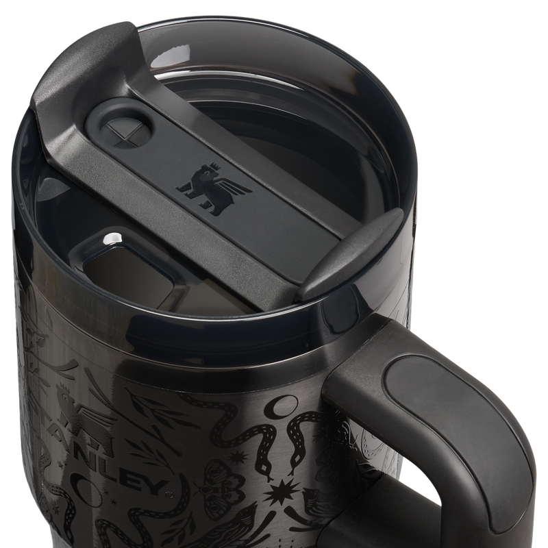 Stanley 1913 Quencher® H2.0 FlowState™ Tumbler 0.59L in Deadly Damask | Coperchio Dettagliato Visualizza