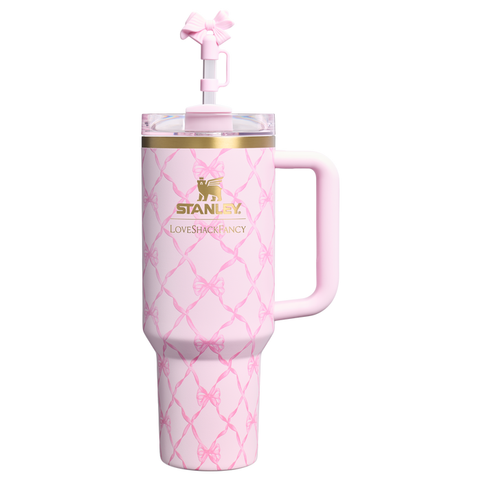 Stanley 1913 Stanley 1913 x LoveShackFancy Quencher® H2.0 FlowState™ Tumbler 1.18L in Baby Bow - Peppermint Pink | Vorderseite Anzeigen