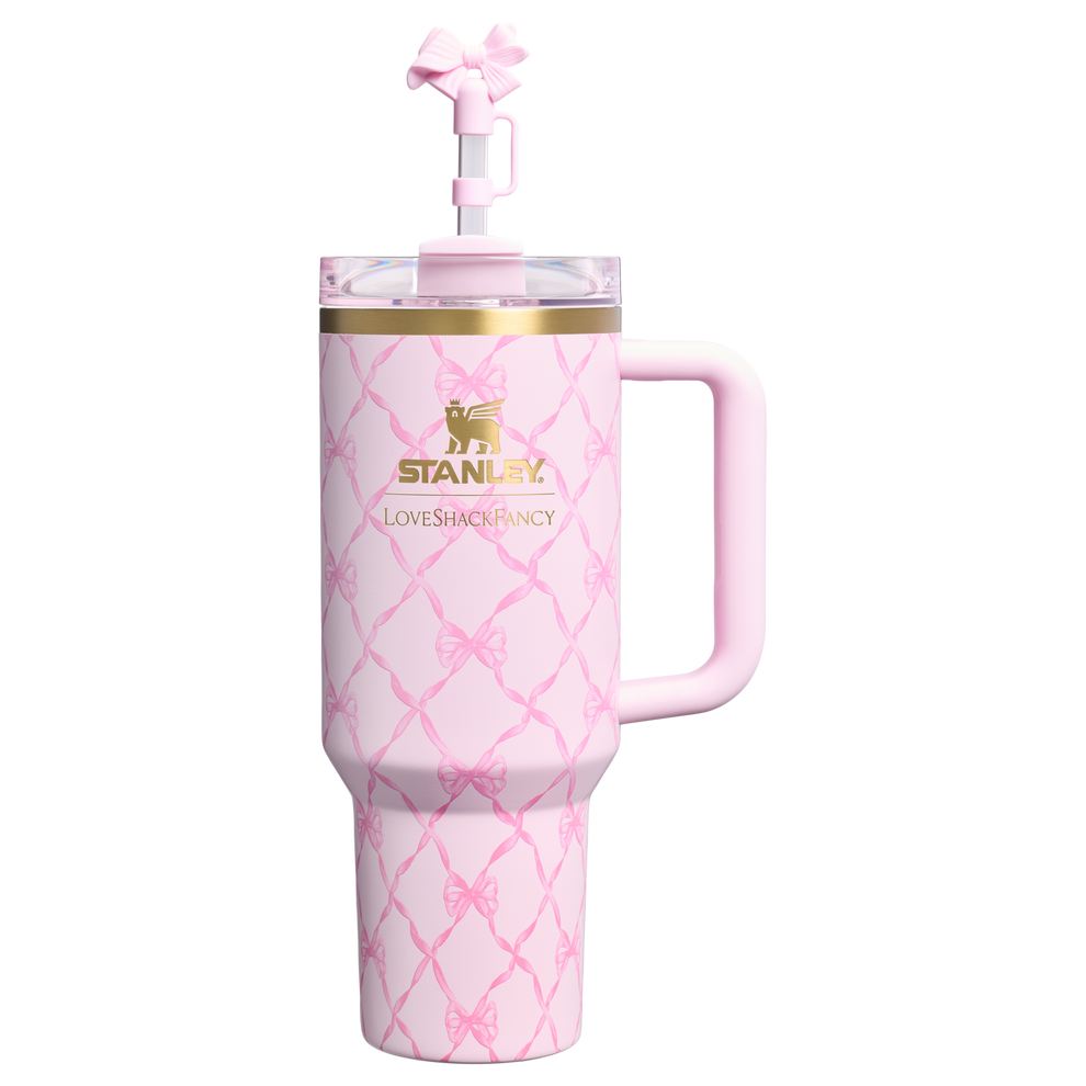Stanley 1913 Stanley 1913 x LoveShackFancy Quencher® H2.0 FlowState™ Tumbler 1.18L in Baby Bow - Peppermint Pink | Vorderseite Anzeigen