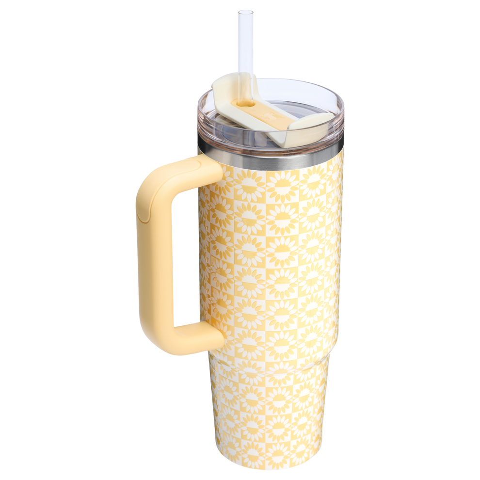 Stanley 1913 Quencher® H2.0 FlowState™ Tumbler 0.89L in Butter Sunflower