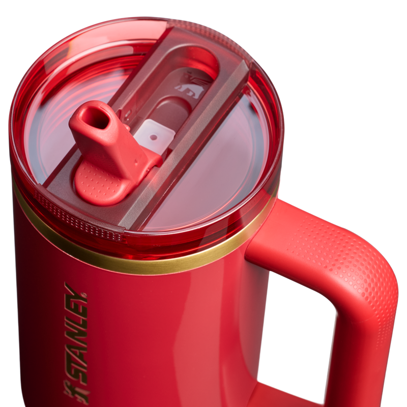 Stanley 1913 Quencher® ProTour Flip Straw Tumbler 0.89L in Holly Berry Gloss | Lid Detailed View