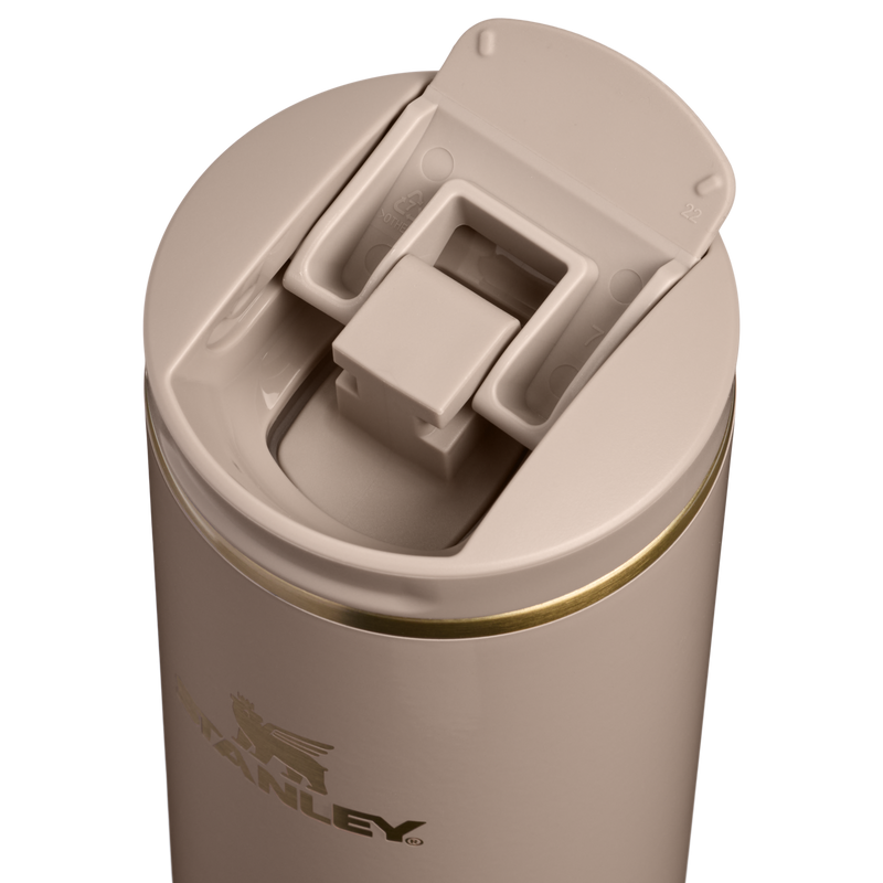 Stanley 1913 Transit Flip Top Mug 0.47L in Bedrock Gloss | Deksel Gedetailleerd Bekijken
