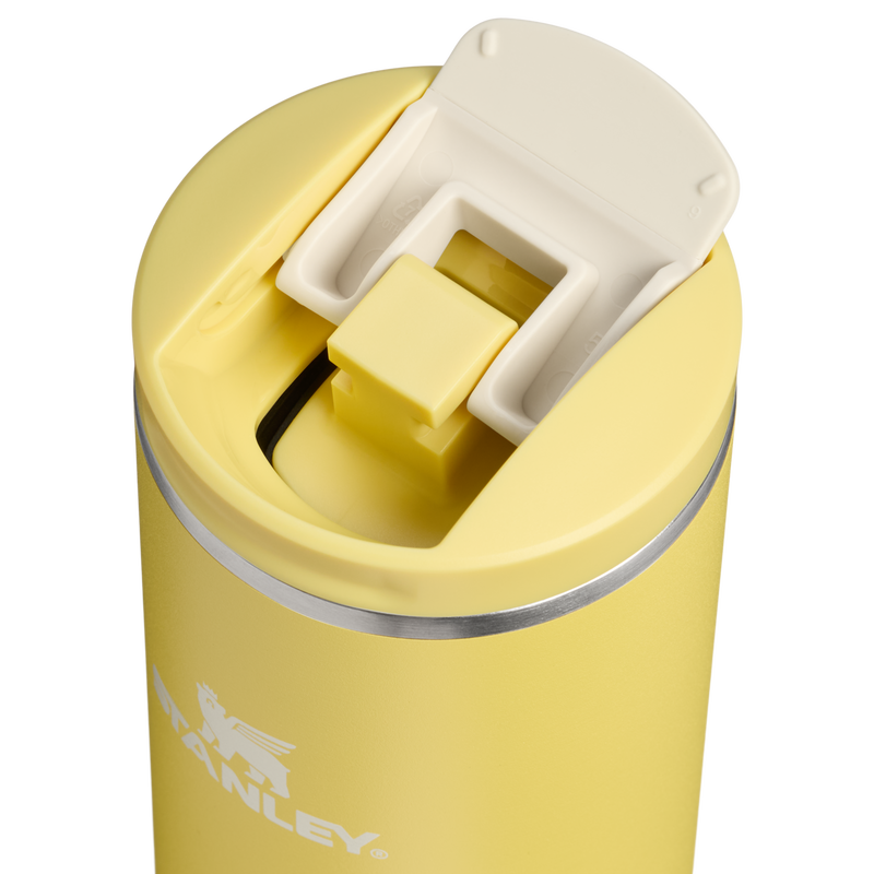 Stanley 1913 Transit Flip Top Mug 0.47L en Daffodil | Tapa Detallado Ver