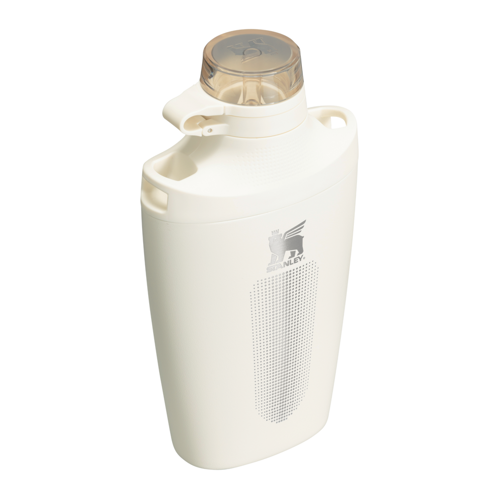 Stanley 1913 Cross Bottle 0.68L in Cream