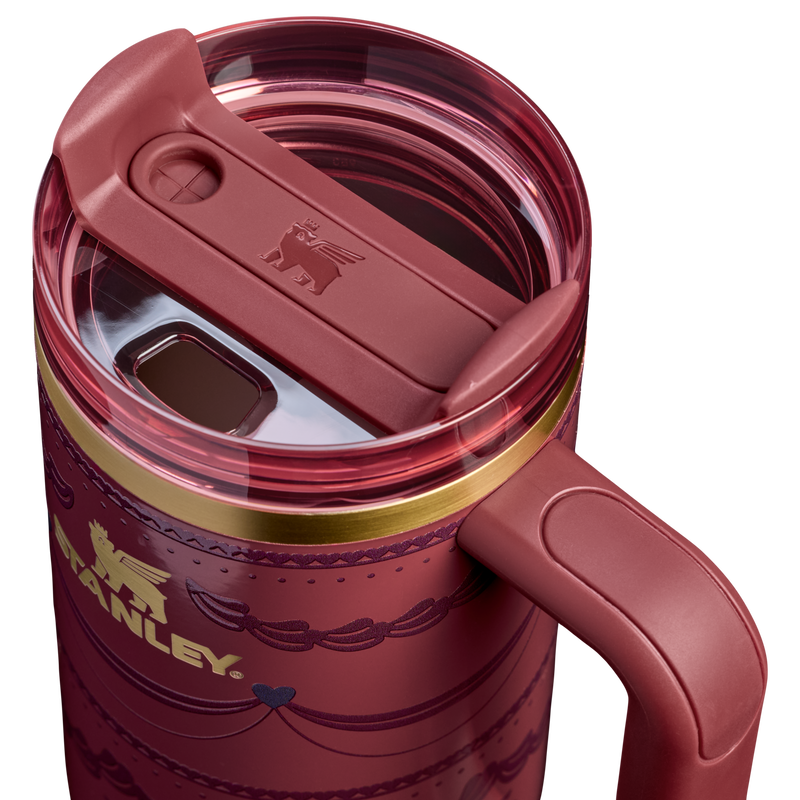 Stanley 1913 Quencher® H2.0 FlowState™ Tumbler 0.89L in Red Velvet Cake | Lid Detailed View